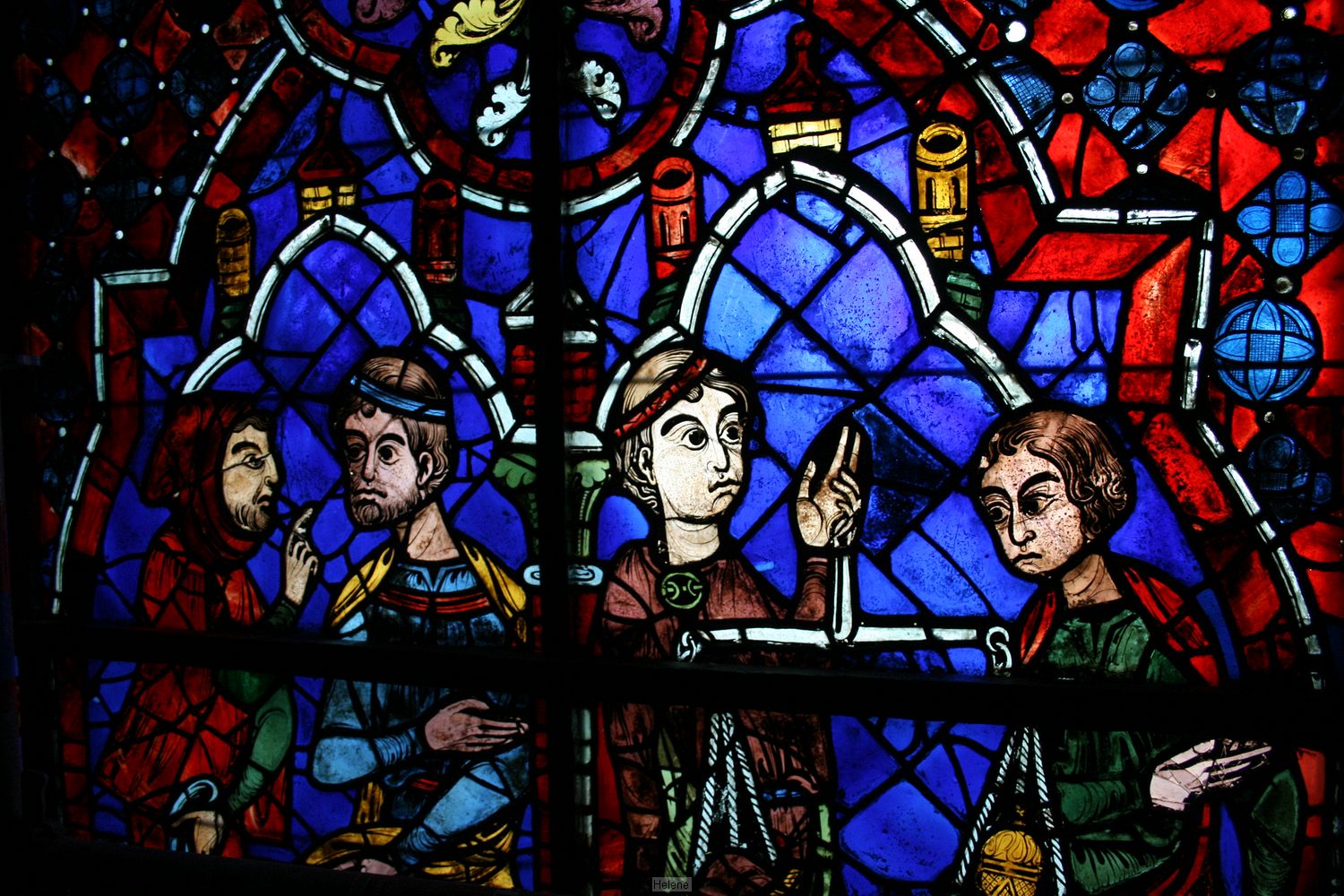 Vue des vitraux du choeur  partir des chafaudages